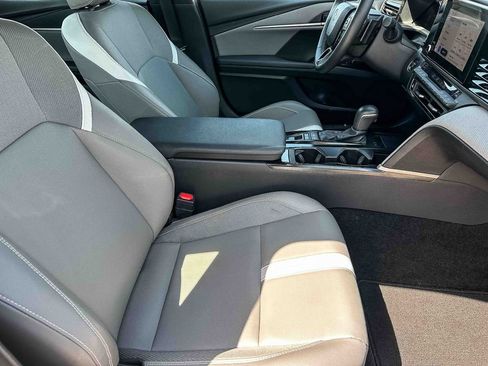 Used 2025 Toyota Camry SE w/ Convenience Package FWD image 21