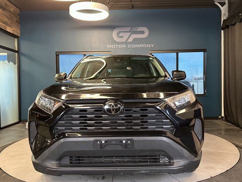 Used 2021 Toyota RAV4 LE image 8