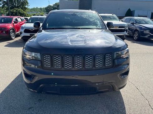 Used 2020 Jeep Grand Cherokee Altitude AWD/4WD image 8