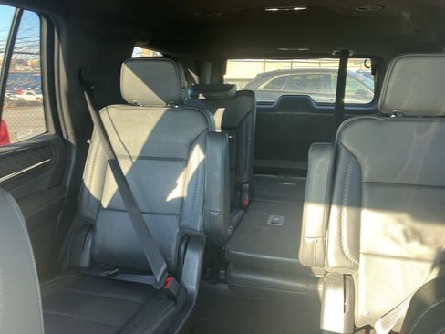 Used 2023 GMC Yukon Denali image 6