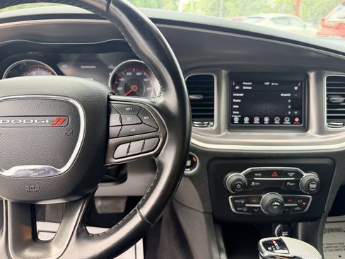 Used 2022 Dodge Charger SXT RWD image 32