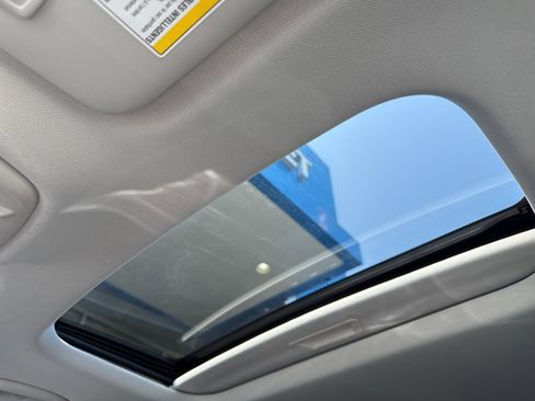 New 2026 Chevrolet Trax LT w/ Sunroof Package image 25