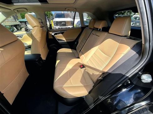 Used 2019 Toyota RAV4 Limited AWD/4WD image 22