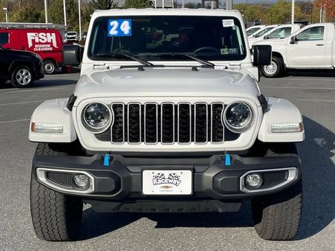 Used 2024 Jeep Wrangler Unlimited Sahara AWD/4WD image 10