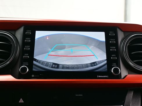 Used 2020 Toyota Tacoma TRD Sport image 19