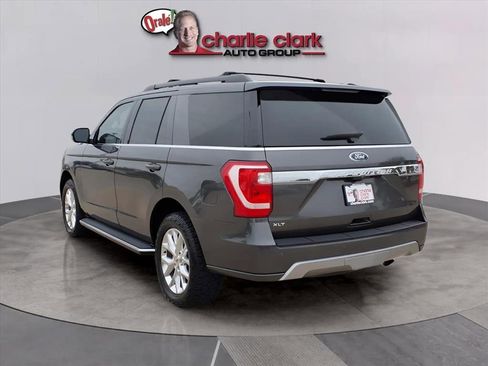 Used 2021 Ford Expedition XLT image 3