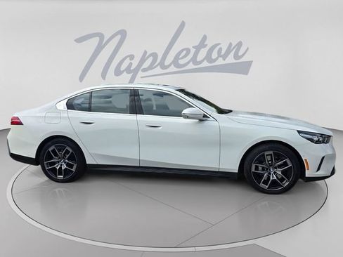 Used 2026 BMW 530i xDrive AWD/4WD image 3