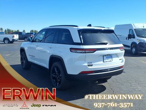 New 2025 Jeep Grand Cherokee Limited w/ Black Appearance Package image 10