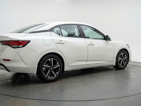 Used 2025 Nissan Sentra SV FWD image 9