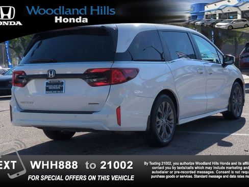 Used 2025 Honda Odyssey Touring image 5