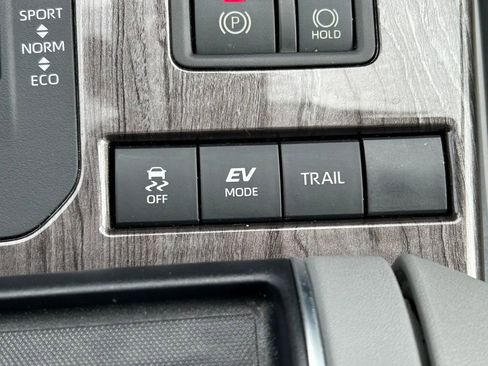 Used 2021 Toyota Highlander Limited AWD/4WD image 33