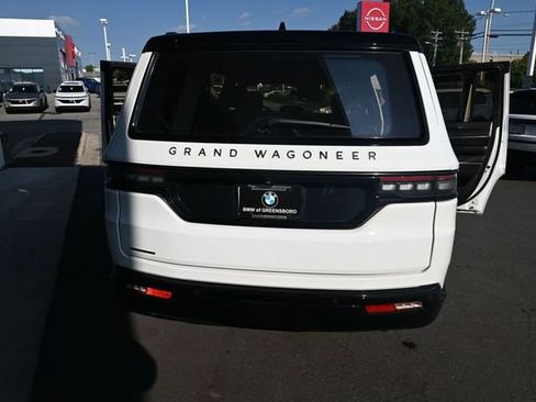 Used 2023 Jeep Grand Wagoneer Series II AWD/4WD image 39