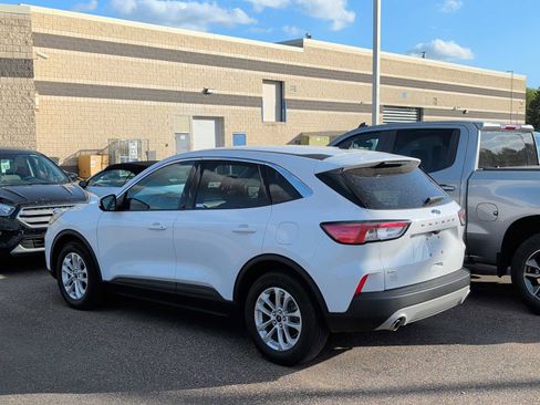 Used 2021 Ford Escape SE FWD image 3