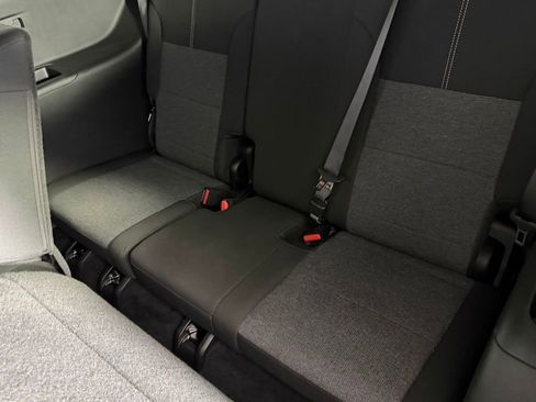 Used 2025 GMC Acadia Elevation image 27