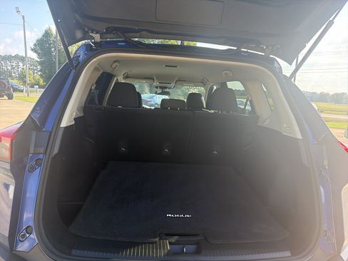 Used 2022 Nissan Rogue S AWD/4WD image 7