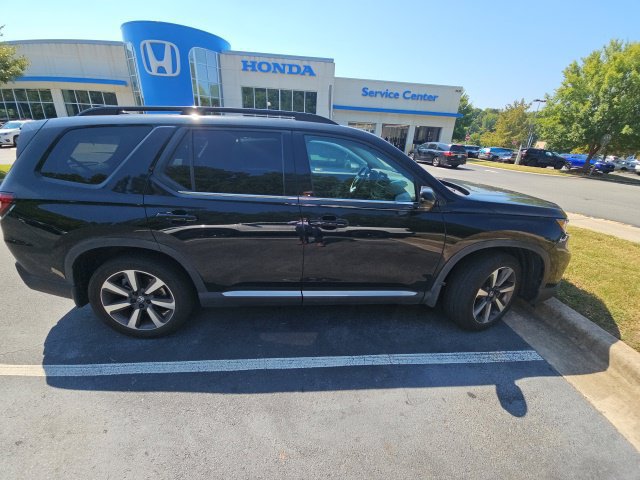 Used 2024 Honda Pilot Touring image 9