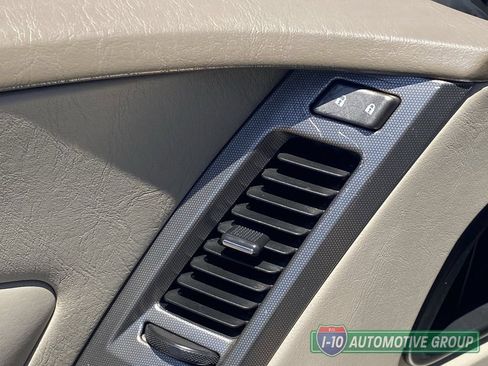 Used 2005 Cadillac XLR RWD image 18
