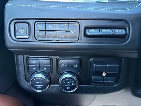 Used 2024 GMC Yukon XL Denali Ultimate image 52