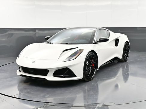 New 2026 Lotus Emira SE image 1