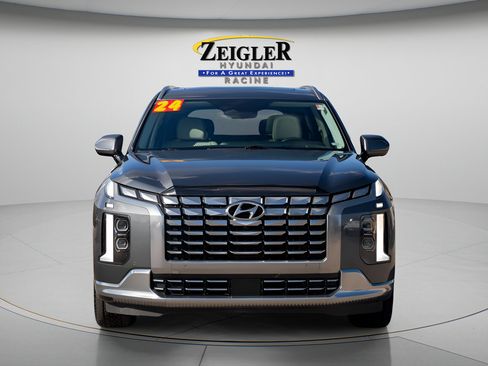 Certified 2024 Hyundai Palisade Calligraphy FWD image 2