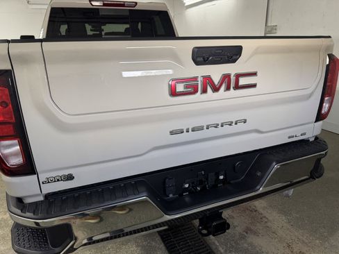 New 2026 GMC Sierra 2500 SLE image 6