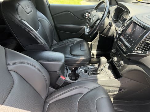 Used 2020 Jeep Cherokee High Altitude AWD/4WD image 13