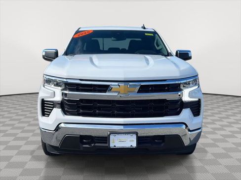 Used 2025 Chevrolet Silverado 1500 LT image 2