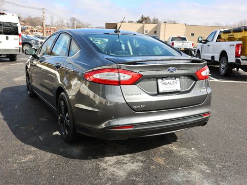 Used 2016 Ford Fusion SE image 5