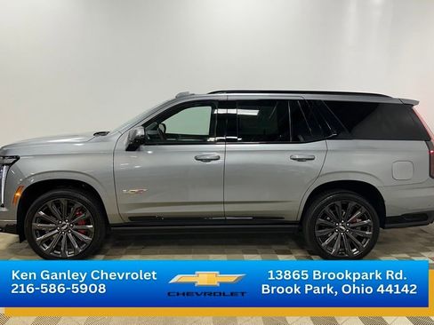 Used 2025 Cadillac Escalade V image 6