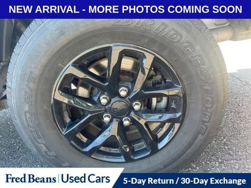 Used 2023 Jeep Gladiator Sport AWD/4WD image 13