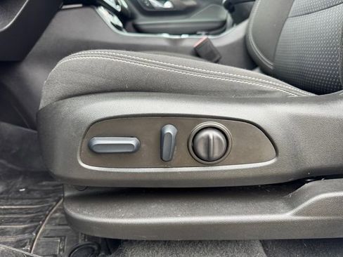 Used 2022 GMC Terrain SLE w/ Driver Convenience Package image 27