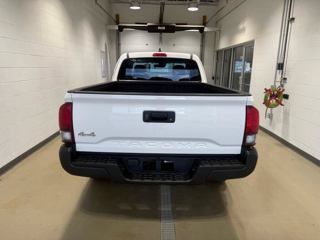 Certified 2023 Toyota Tacoma SR AWD/4WD image 4
