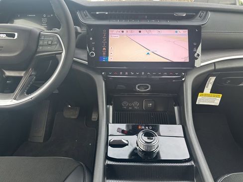 New 2026 Jeep Grand Cherokee Altitude image 18