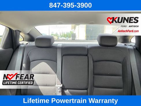 Used 2022 Chevrolet Malibu LT FWD image 11