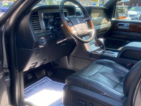 Used 2013 Lincoln Navigator 4WD w/ HD Trailer Tow Pkg image 17