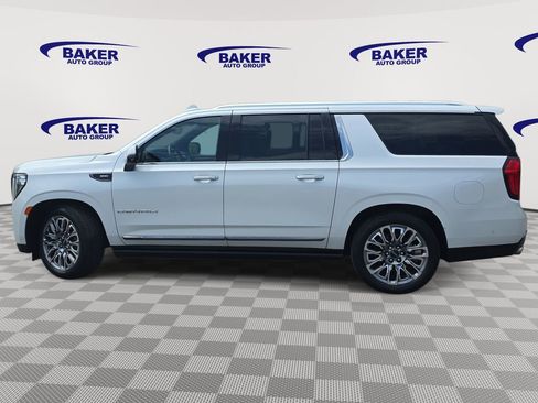 Used 2023 GMC Yukon XL Denali Ultimate AWD/4WD image 8