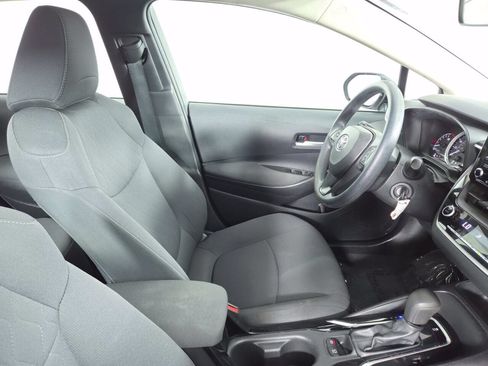Used 2021 Toyota Corolla LE FWD image 30