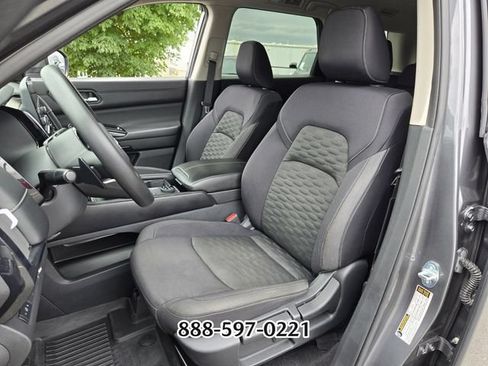 Used 2022 Nissan Pathfinder S AWD/4WD image 9
