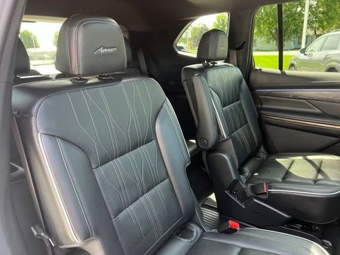 Used 2025 Buick Enclave Avenir w/ Super Cruise Package AWD/4WD image 15