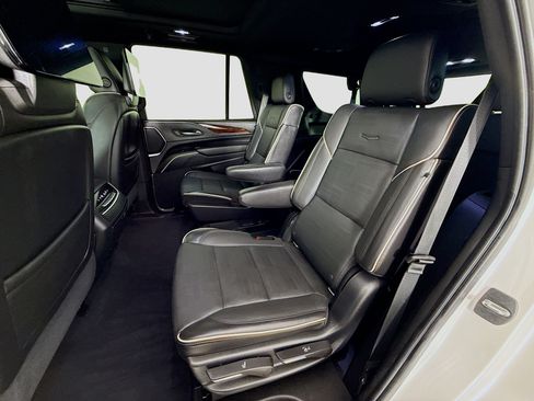 Used 2021 Cadillac Escalade Premium Luxury RWD image 27
