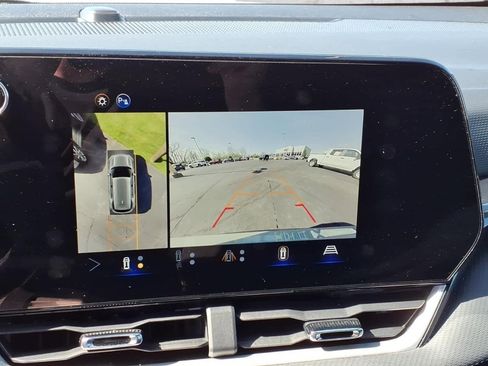 Used 2025 Chevrolet Equinox LT w/ Convenience Package II AWD/4WD image 17