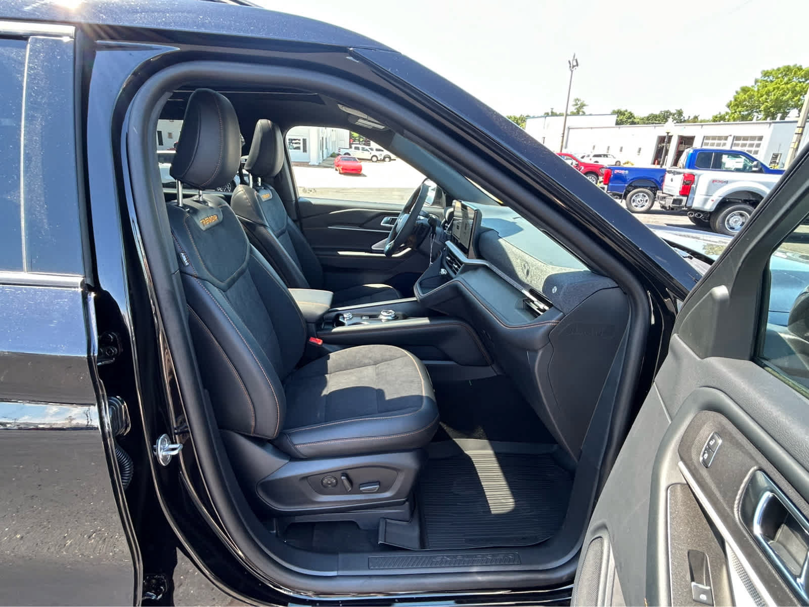 New 2026 Ford Explorer Tremor w/ Tremor Ultimate Package AWD/4WD image 18