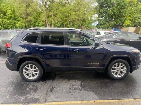 Used 2015 Jeep Cherokee Latitude w/ Cold Weather Group AWD/4WD image 10