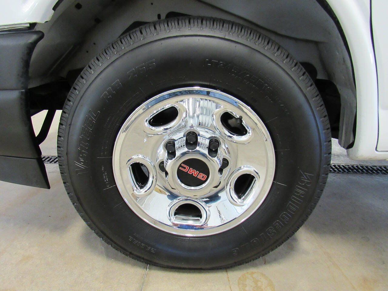 Used 2023 GMC Savana 3500 w/ Power Convenience Package RWD image 8