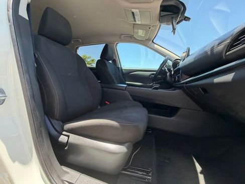 Used 2024 Nissan Rogue S FWD image 23