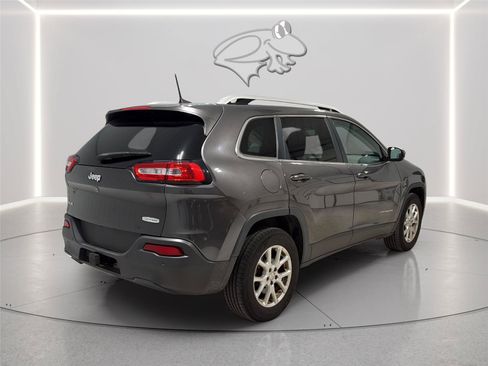 Used 2018 Jeep Cherokee Latitude Plus w/ Comfort/Convenience Group AWD/4WD image 5
