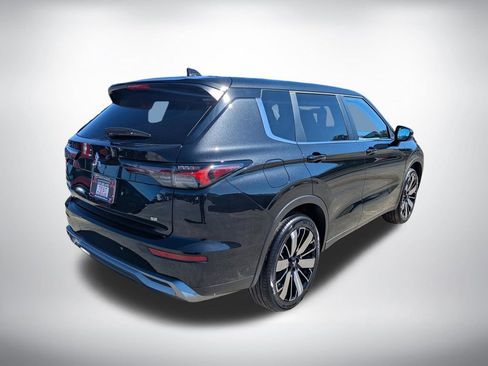 New 2026 Mitsubishi Outlander SE image 3