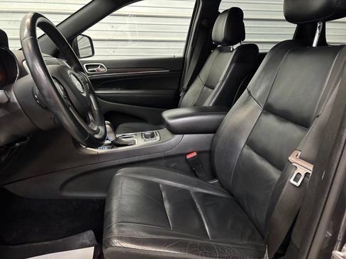 Used 2018 Jeep Grand Cherokee Limited AWD/4WD image 8