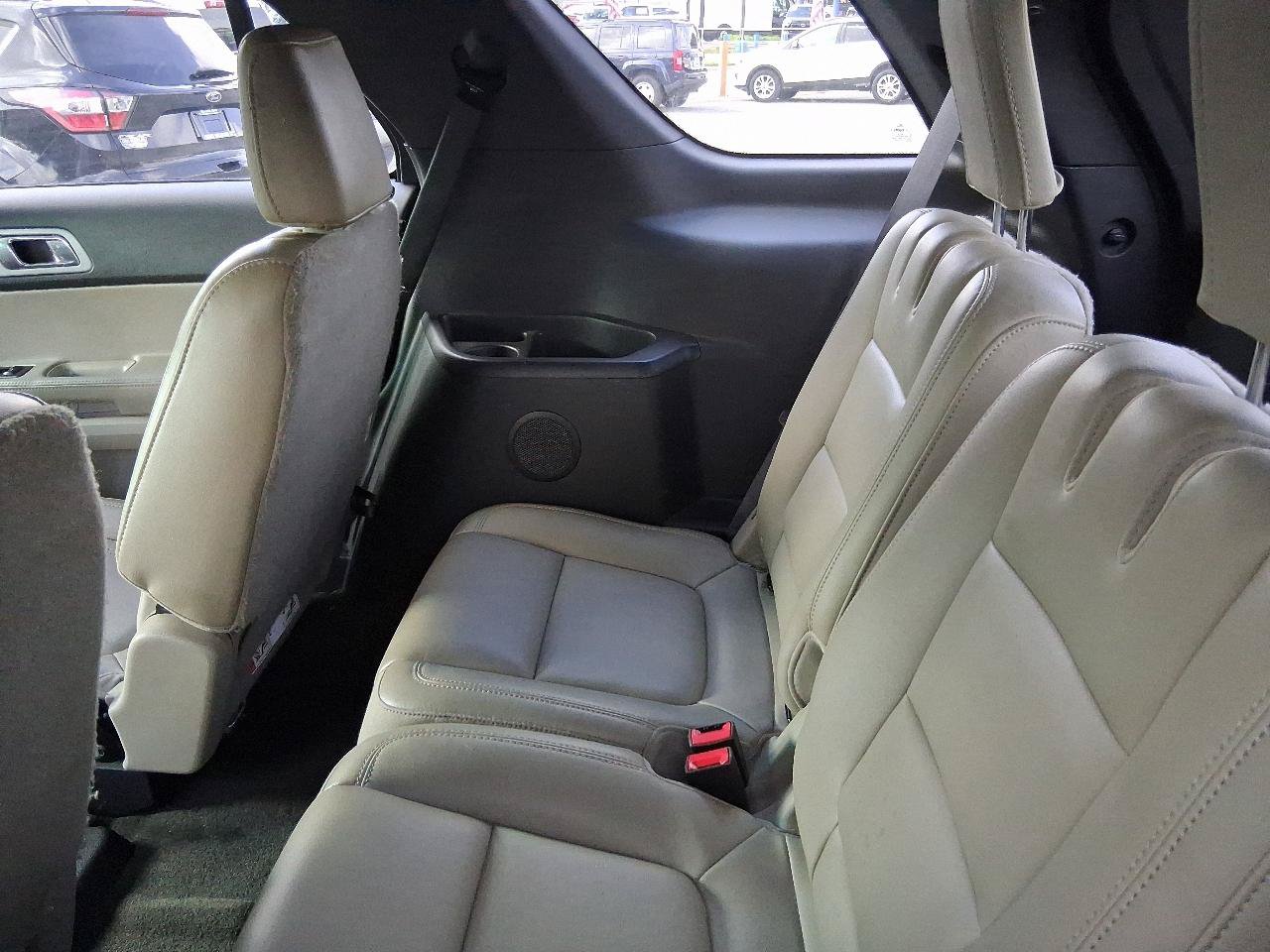 Used 2014 Ford Explorer XLT w/ Equipment Group 202A FWD image 10