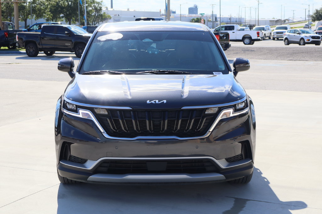 Used 2023 Kia Carnival EX FWD image 4